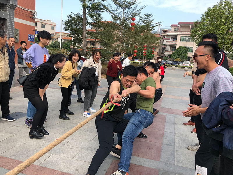 拔河(he)比(bi)賽(sai)
