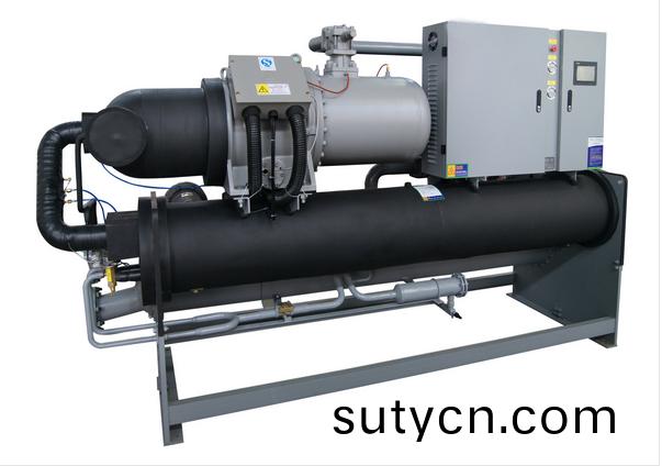 水冷(leng)螺桿式(shi)冷(leng)水機(ji)組(zu)