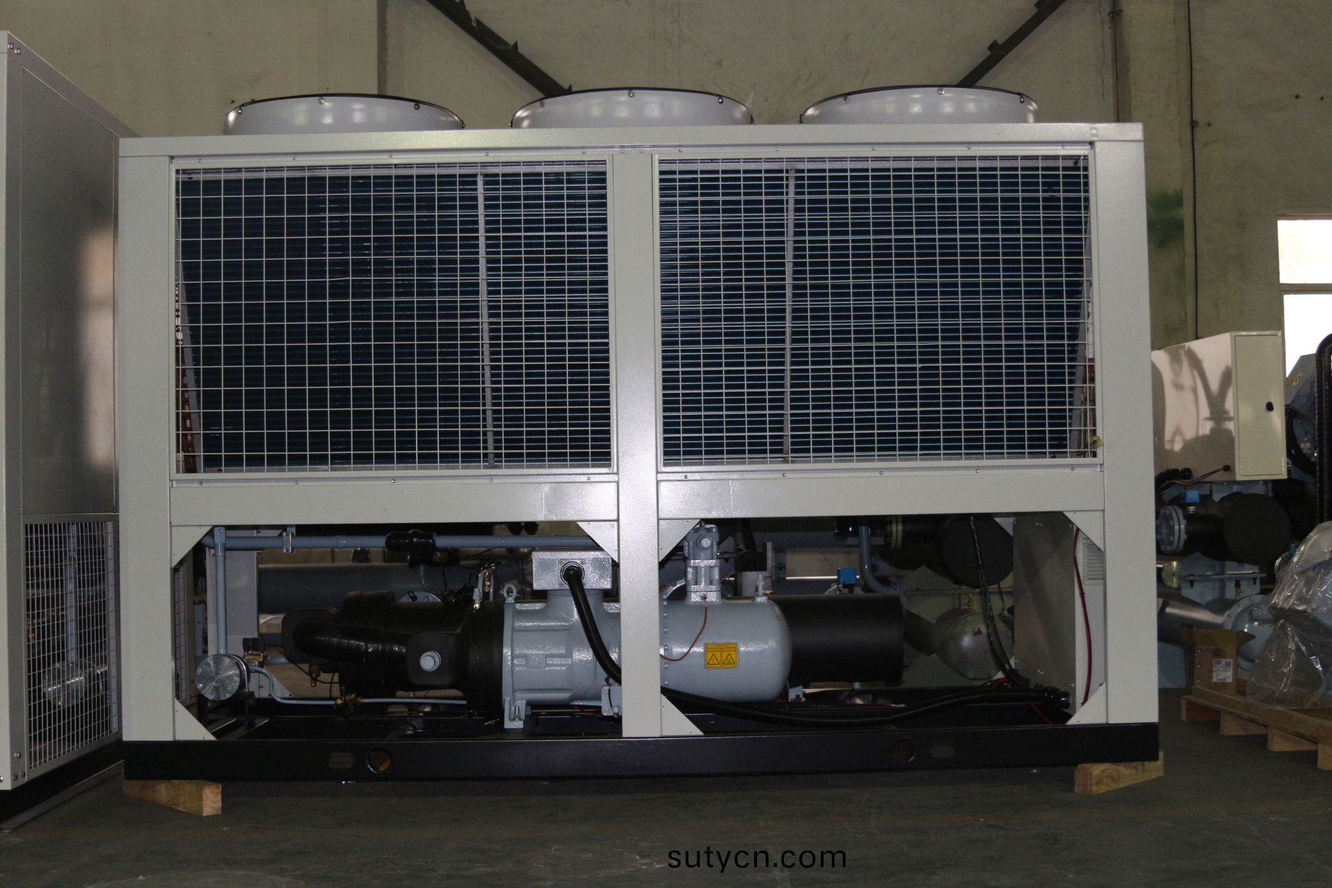 風(feng)冷(leng)螺(luo)桿(gan)式冷水(shui)機(ji)組